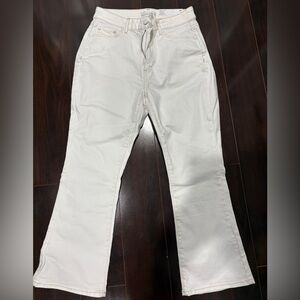 Ann Taylor Loft High Rise Curvy Petite Kick Crop Jeans in White